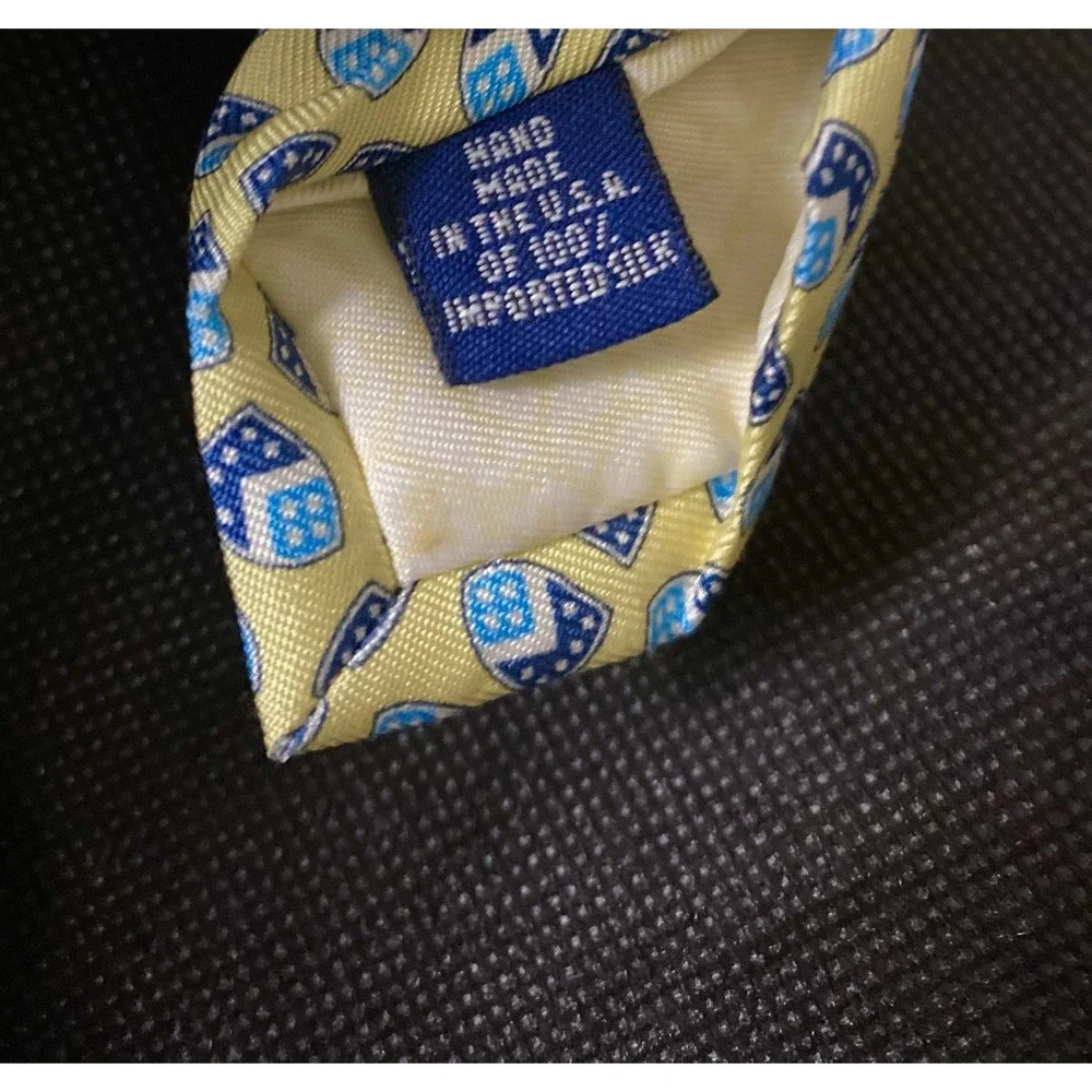 Vineyard Vines Berkeley Preparatory School Shield Logo 100% Silk Necktie‎ Tie